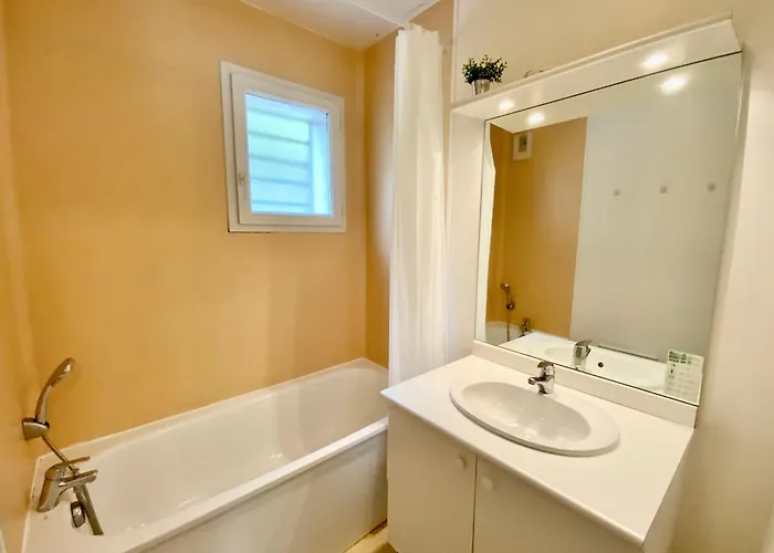 Les Naiades H40- 2 Bedrooms For 6 People ! Casa de Férias Avene